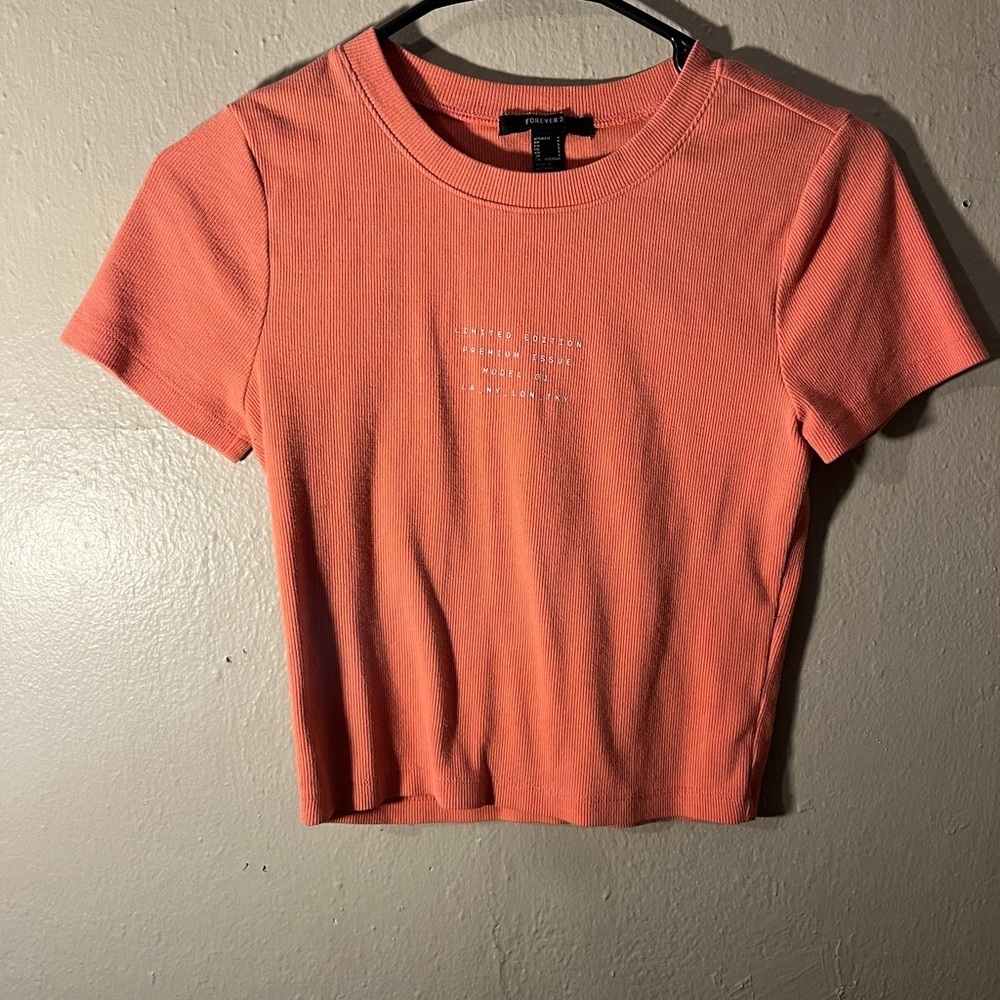 𝅺SIZE small crop top